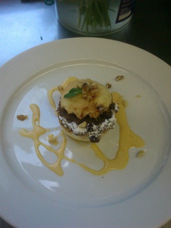 Diókrémmel töltött alma vanília mártással